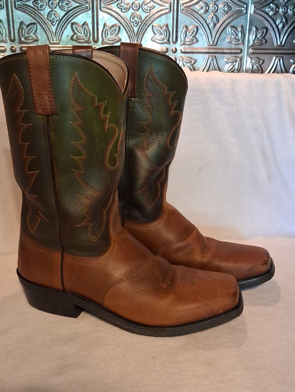 Men's Brown Leather Western Boots with Green Stitch-Accent Shaft Soze 10D